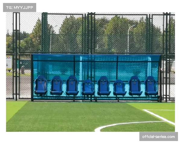 新专业足球场设计理念曝光，强调替补席与现场大屏幕数据展示的即时性，辅助战术转换